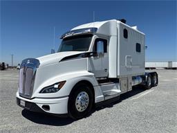KENWORTH T680 Condo Sleeper
