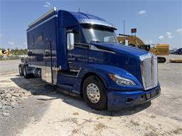 KENWORTH T680 Condo Sleeper