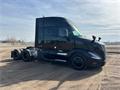VOLVO VNL64T440 Thumbnail 2